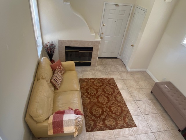 living room and entrance - 5549 Salerno Dr