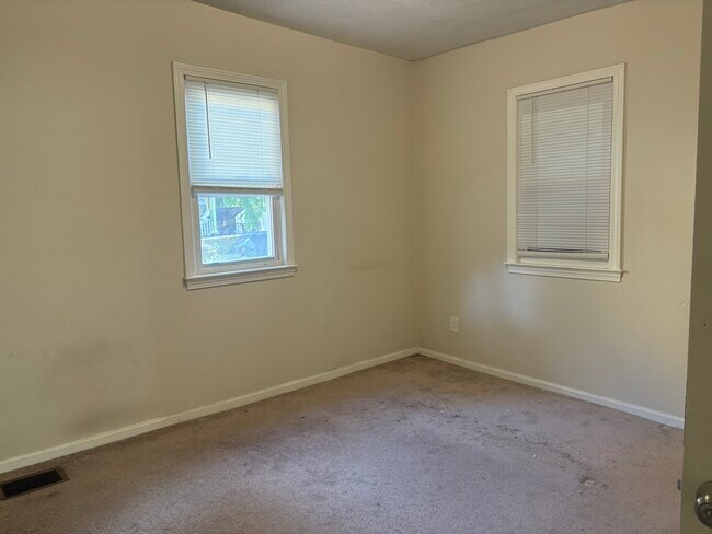 Building Photo - 14 Callender St
