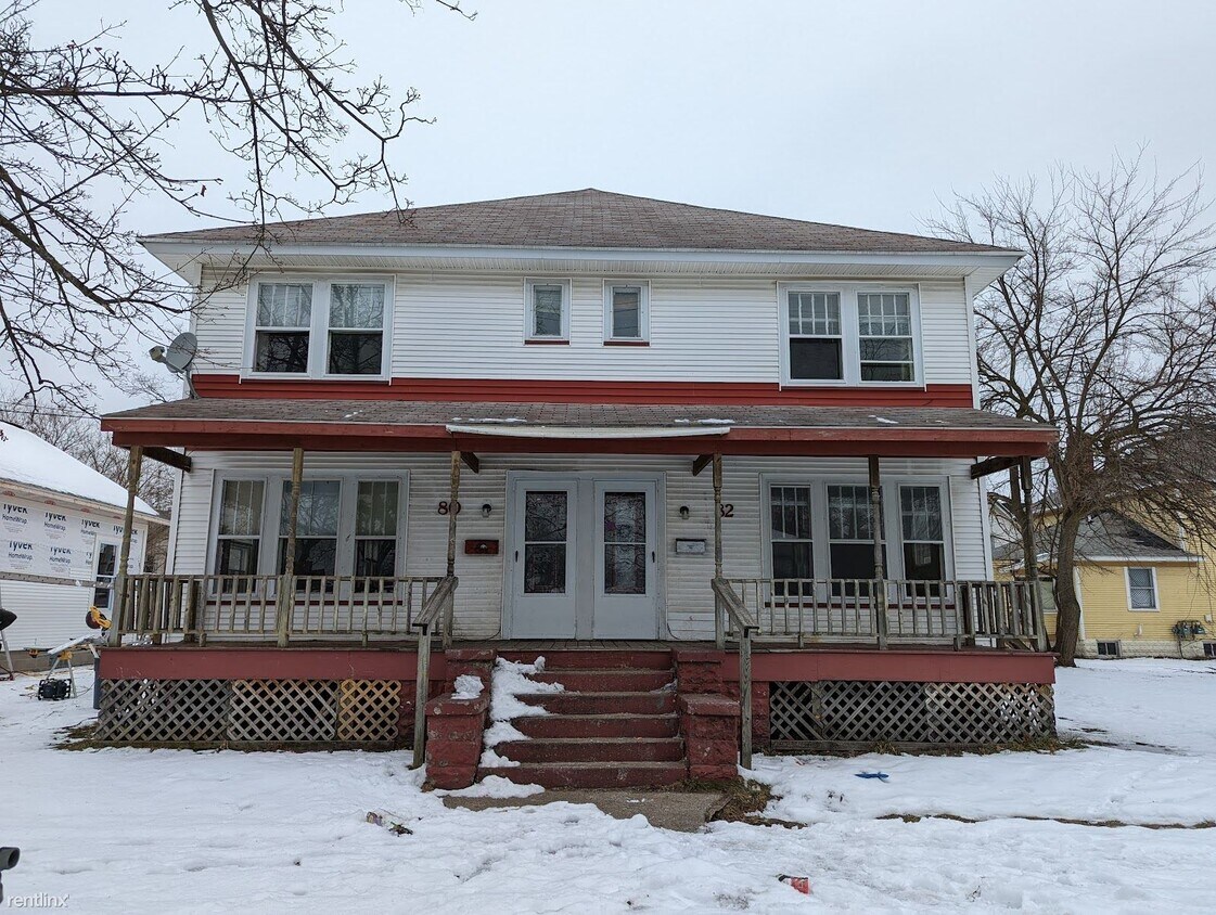 Primary Photo - 3 br, 1 bath Duplex - 80 E Grand Ave