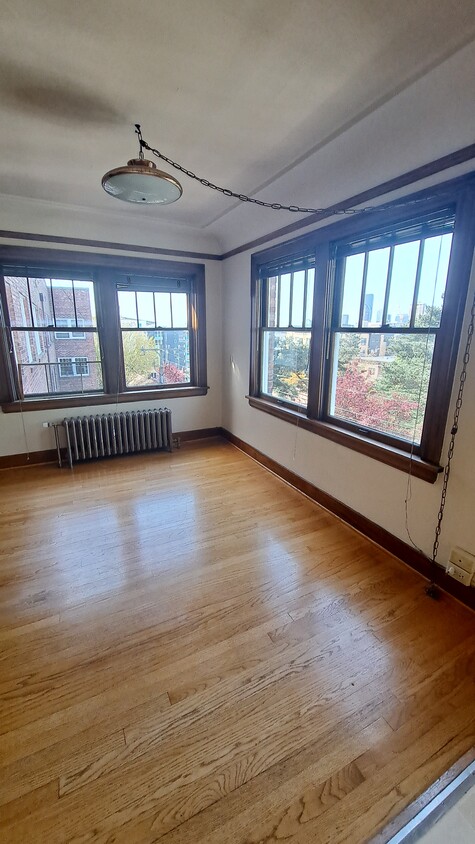 Living/dining room - 1631 16th Ave