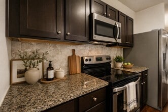 Building Photo - Creekside at Greenlawn Apartment Homes