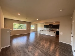 Building Photo - 4824 4th Way SW