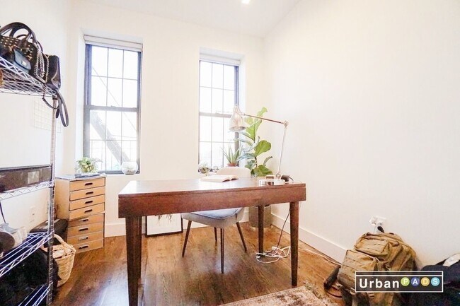 Foto del edificio - 1822 Nostrand Ave
