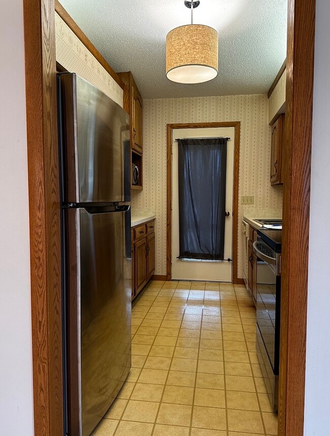 Building Photo - 201 - 203 Heidi Ct