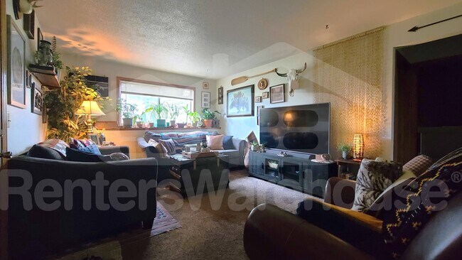 Foto del edificio - 708 8th St N