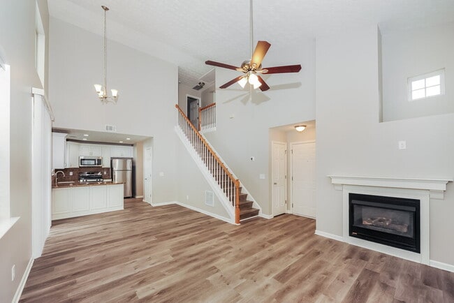Building Photo - 1255 W Oaks Way