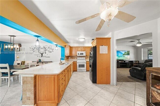 Foto del edificio - 326 McArthur Ave