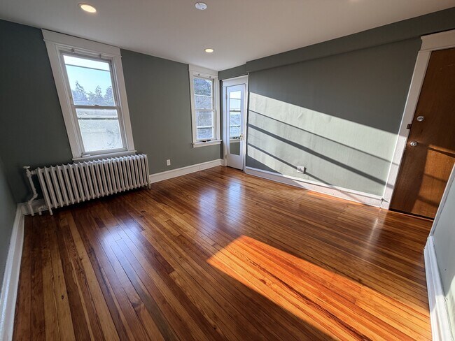 Foto del edificio - 222 Lewis Ave