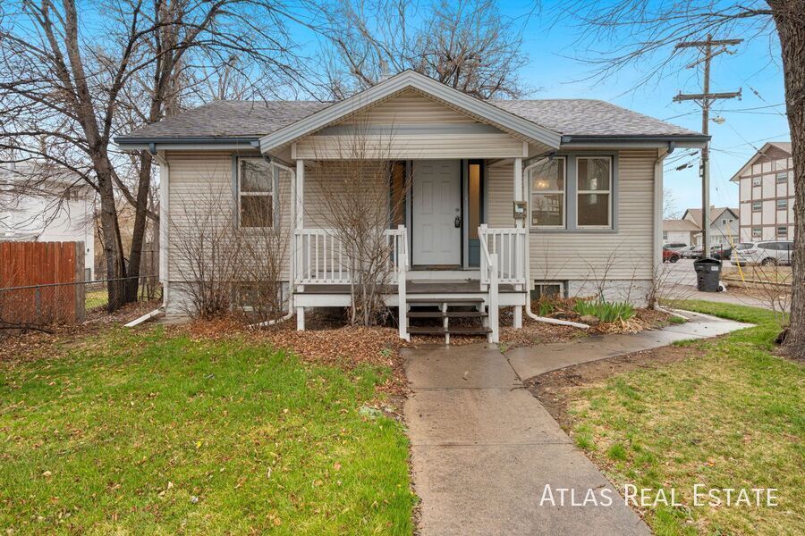 Foto principal - 1119 E 20th St