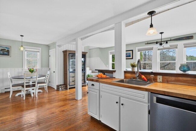 Foto del edificio - 693 Wiscasset Rd