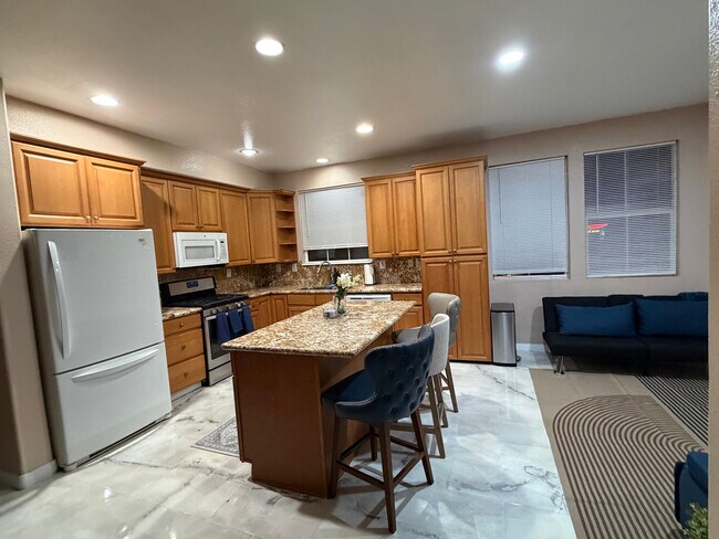 Kitchen - 1860 E 12th St