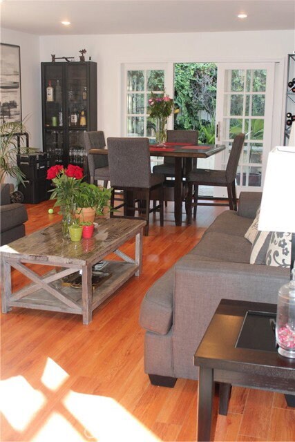 Foto del edificio - 4527 Stark Ave