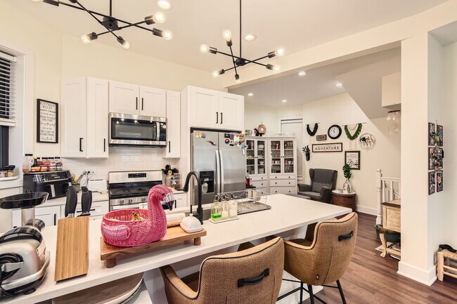 Foto del edificio - 4053 N Greenview Ave