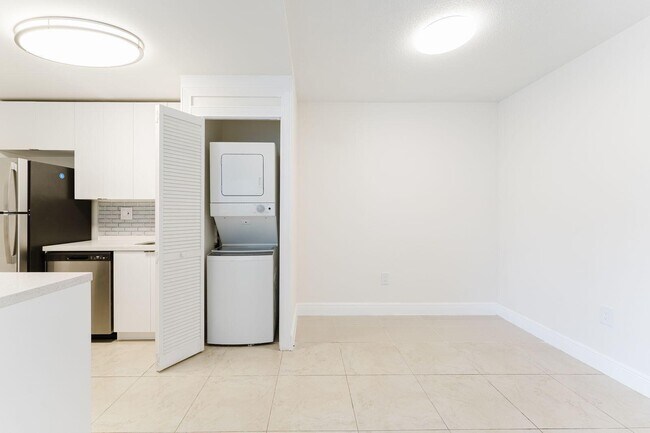 Building Photo - 201 SW 7th St