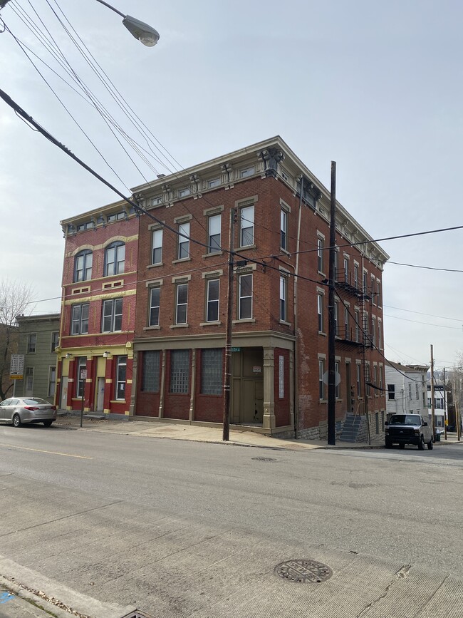 Building Photo - 2469 W McMicken Ave