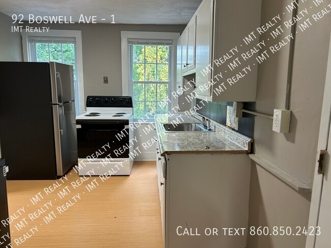 Foto del edificio - 92 Boswell Ave