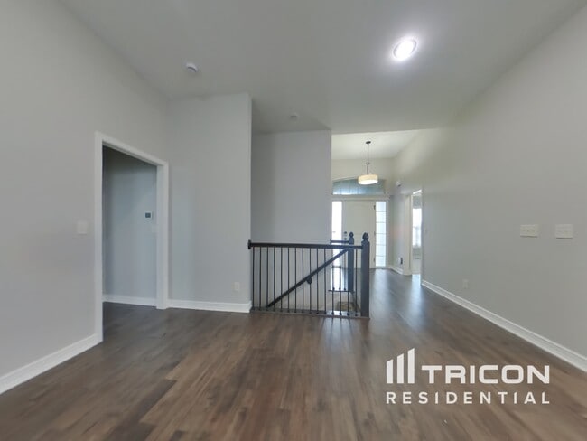 Building Photo - 1029 NE Copperwood Dr