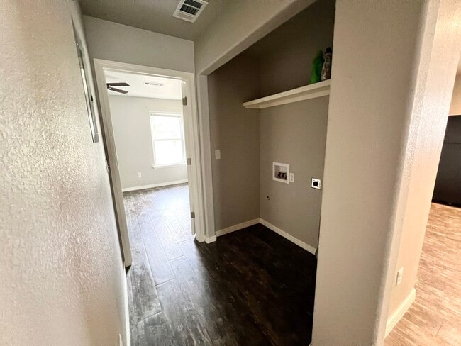 Washer/Dryer hook ups - 1210 2nd Ave