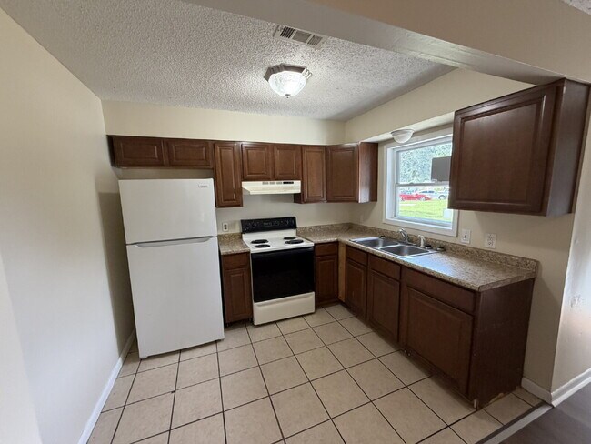 Foto del edificio - Duplex for Rent