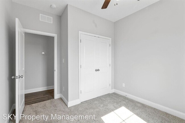 Building Photo - 4 br, 2 bath House - 615 St. George Way