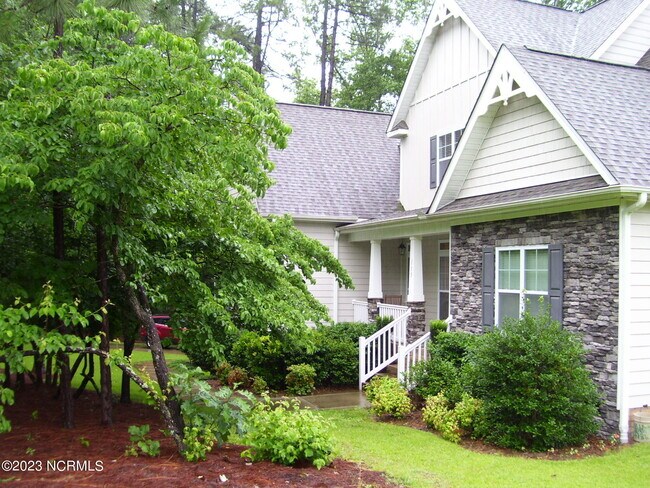 Building Photo - 115 Ramble Ridge