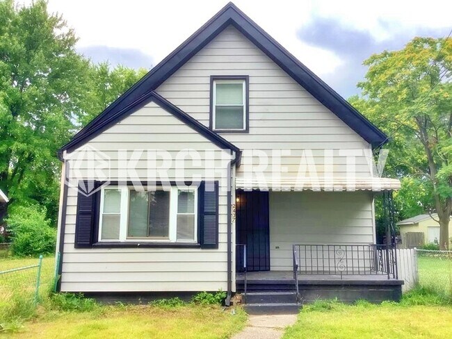 Building Photo - 2437 Caledonia St