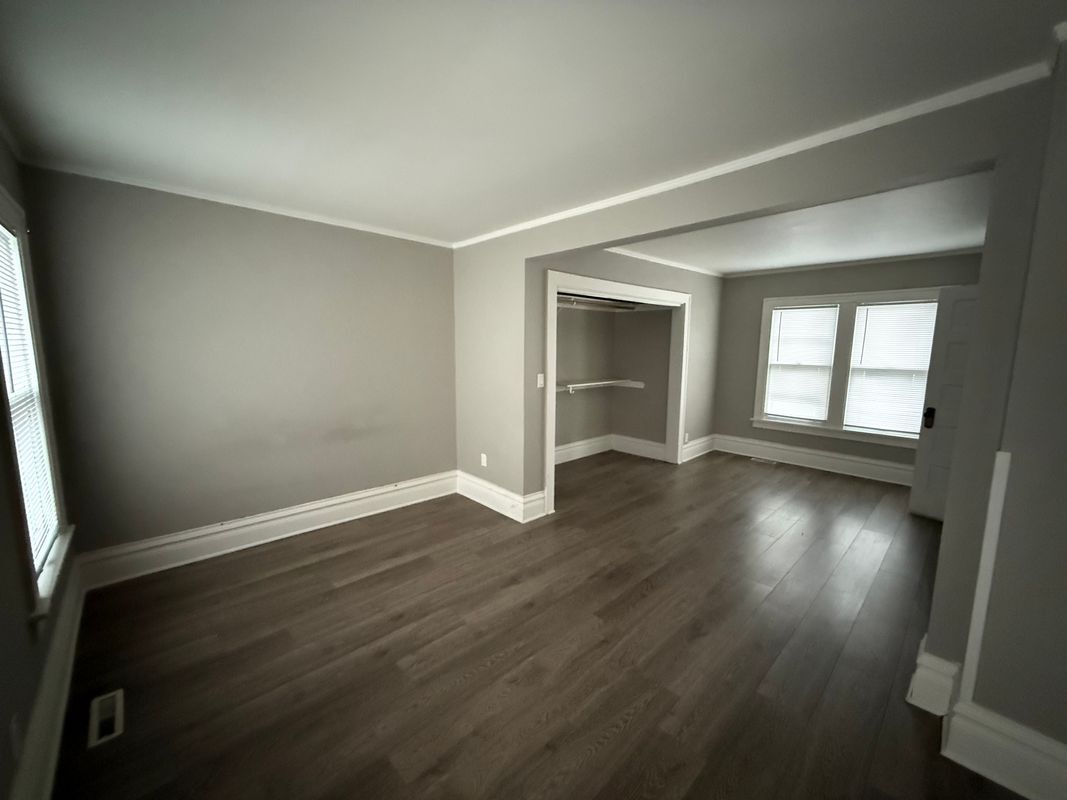 Foto principal - 68 Western Ave