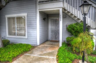 Building Photo - 155 Mangano Cir
