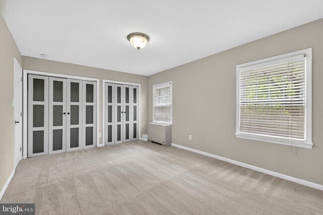 Foto del edificio - 3334 Spring Ln