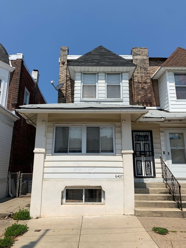 Building Photo - Beautiful 4-Bedroom Twin Home in Elmwood P...