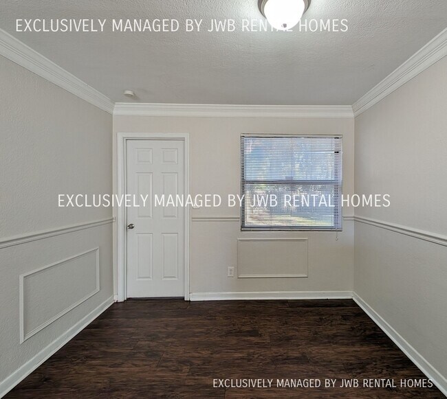 Building Photo - 1901 University Blvd N