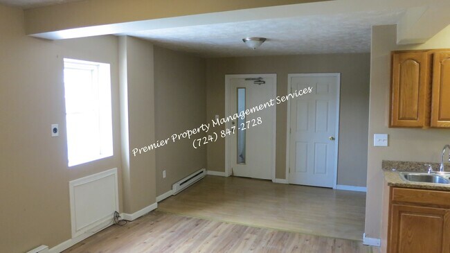 Foto del edificio - 527 Midland Ave