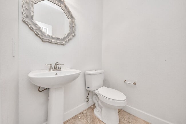 Building Photo - Spacious 4-Bedroom Home with Private Office & Room for Everyone!