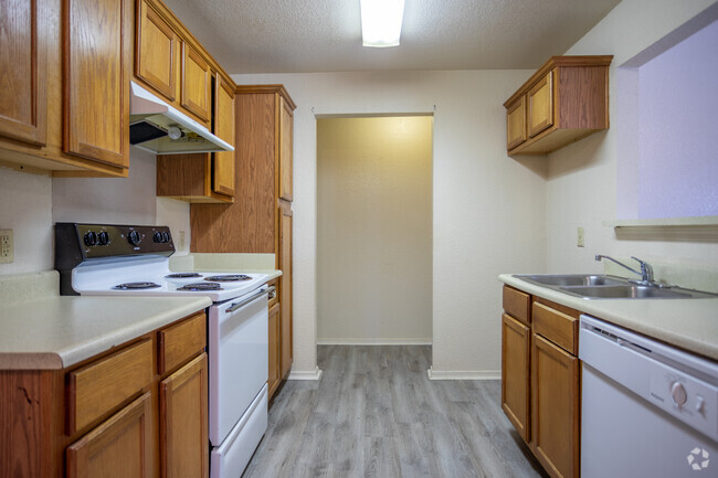 2BR,2BA 912 SqFt - Z - Chapel Ridge