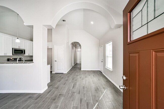 Foto del edificio - 16943 W Juneau St