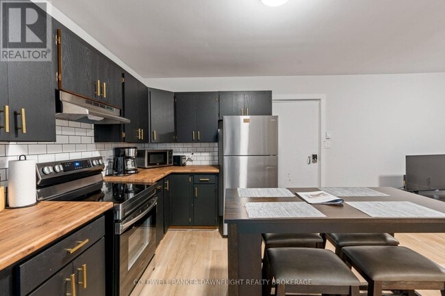 Building Photo - 383 Main St S