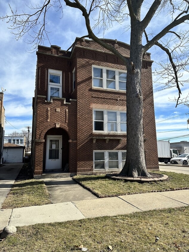 Foto principal - 2125 Elmwood Ave