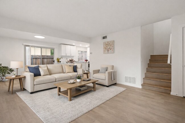 Foto del edificio - Spacious Renovated 3-Bedroom Home in a Highly Desirable Community