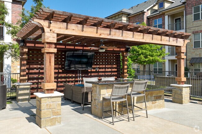Swimming Pool - Auberge of Burleson