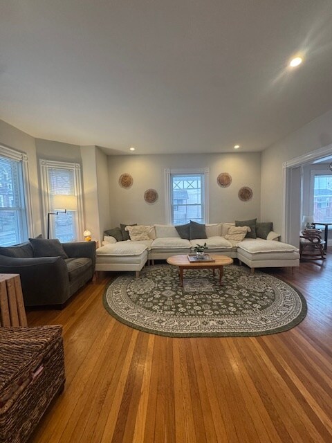 Primary Photo - 58 Saunders St