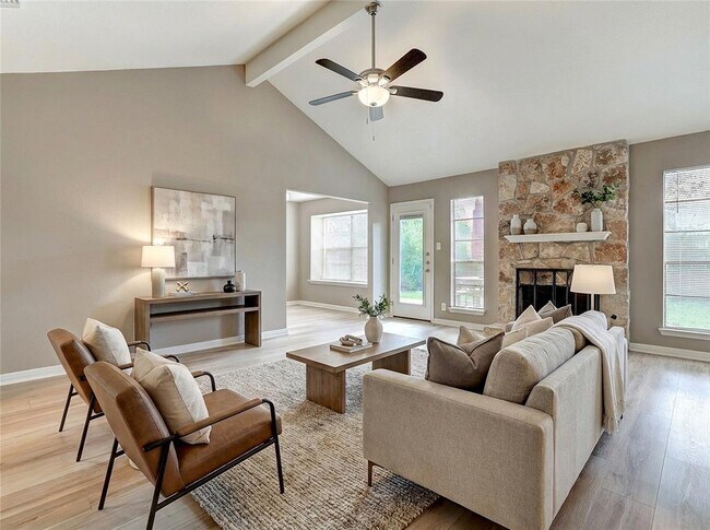 Foto del edificio - 12101 Wander Ln