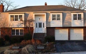 Building Photo - 4 Leeward Cove