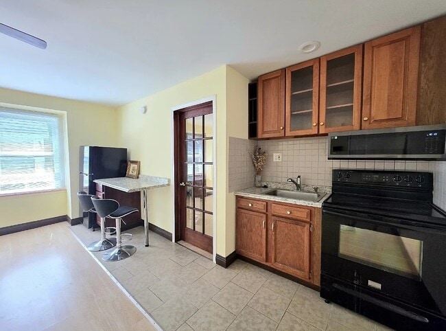 Photo - 830 S 49th St (Philadelphia, PA) Apartments