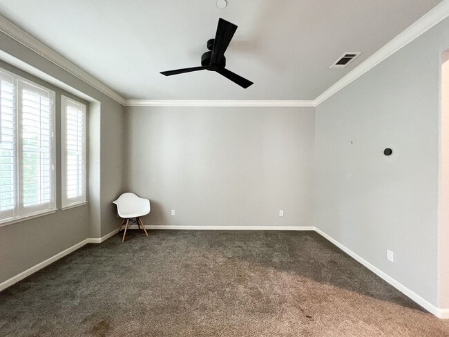 Building Photo - Modern Elegance in the Heart of Napa