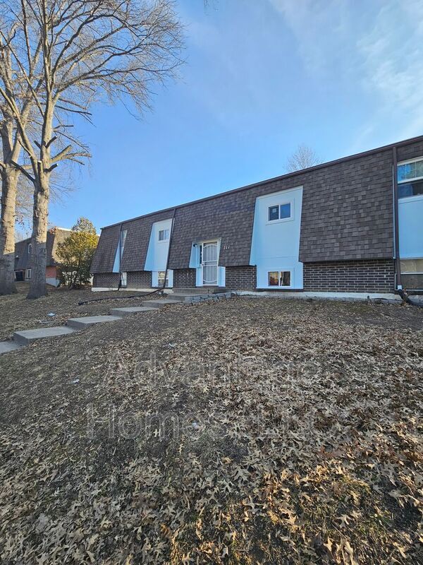 Building Photo - 711 N 70th St