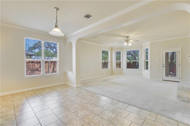 Building Photo - 7912 Alophia Dr