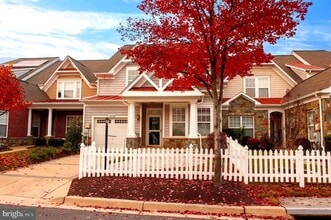 Building Photo - 13204 Rabbit Chase Rd