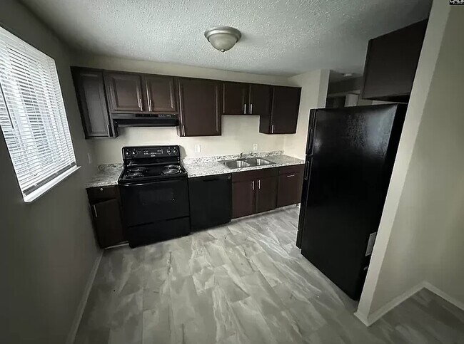 Building Photo - 248 Lloydwood Dr
