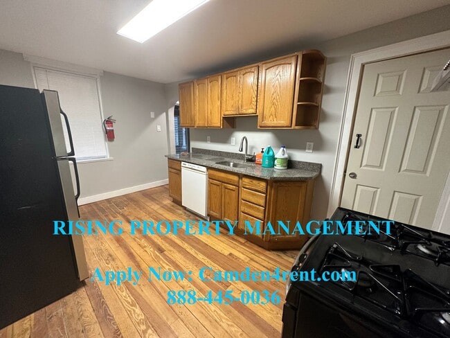 Foto del edificio - End unit 2 bedroom 1 bathroom home located in the historic Fairview section of Camden with Parkin...