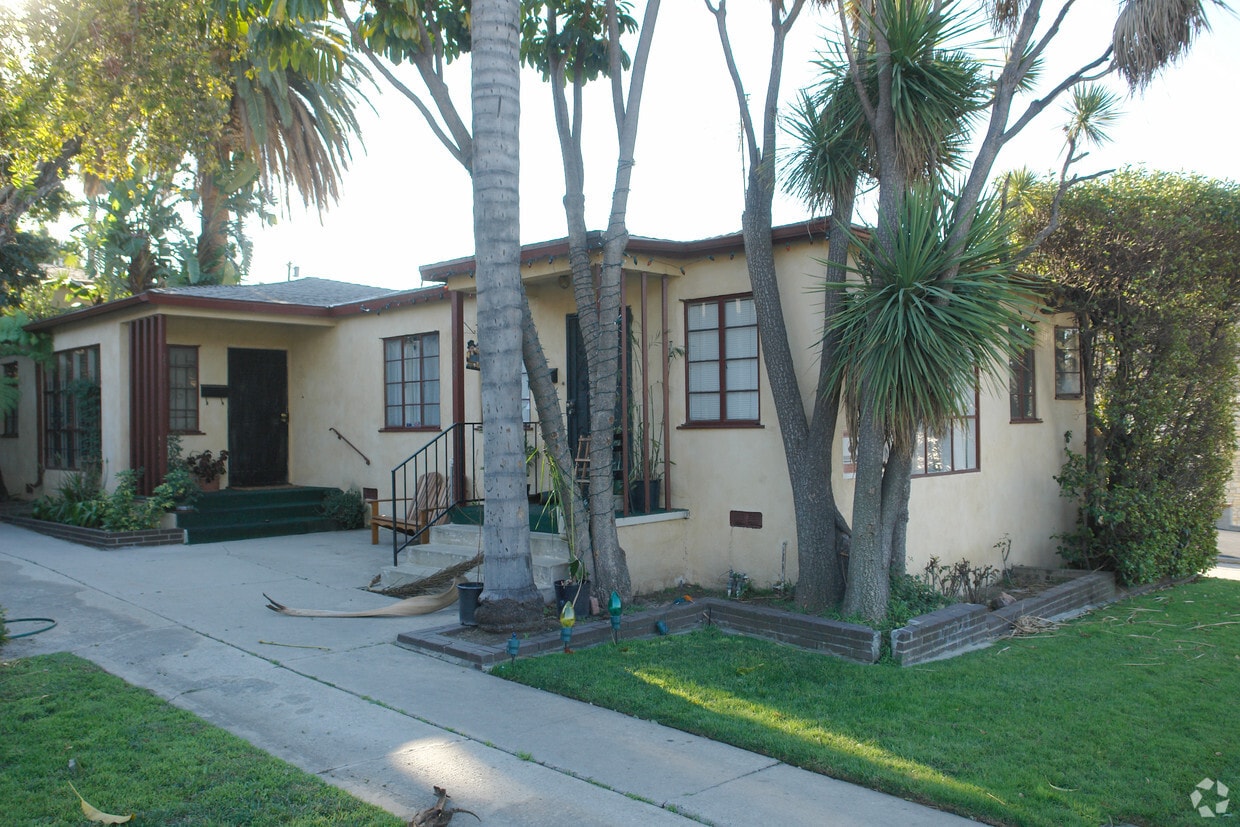 Primary Photo - 2948 Hyperion Ave